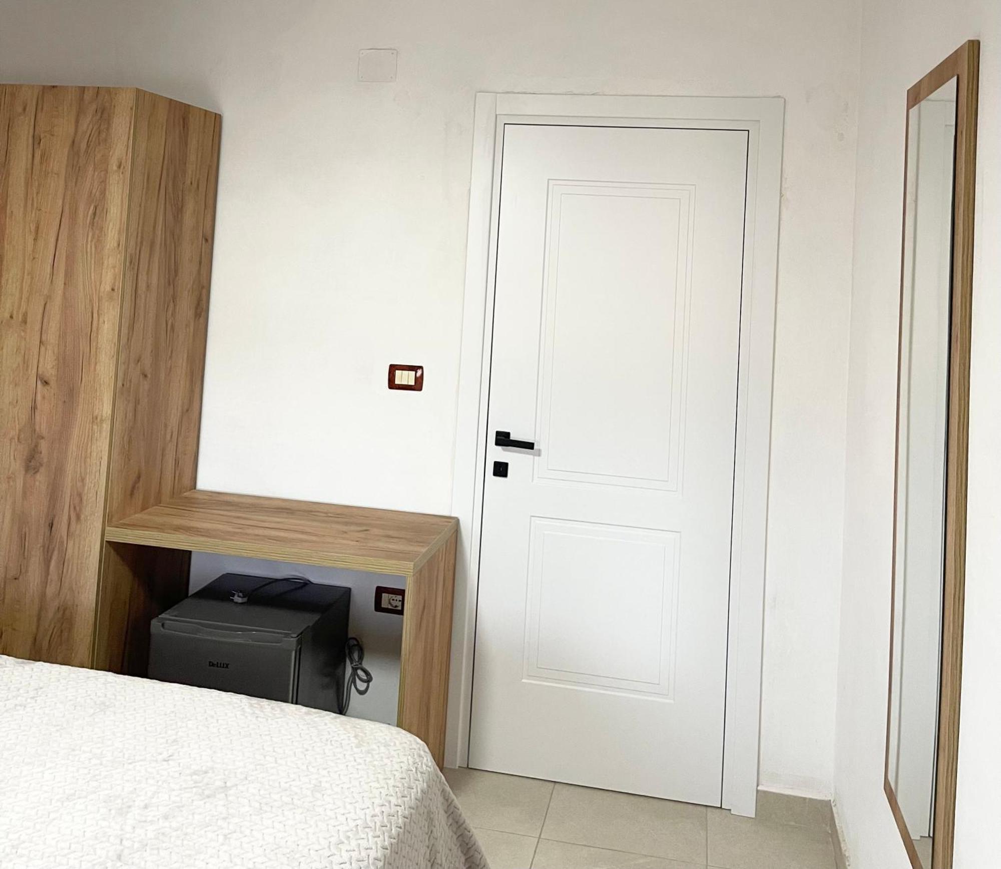 Prela'S Rooms Shkodër Buitenkant foto